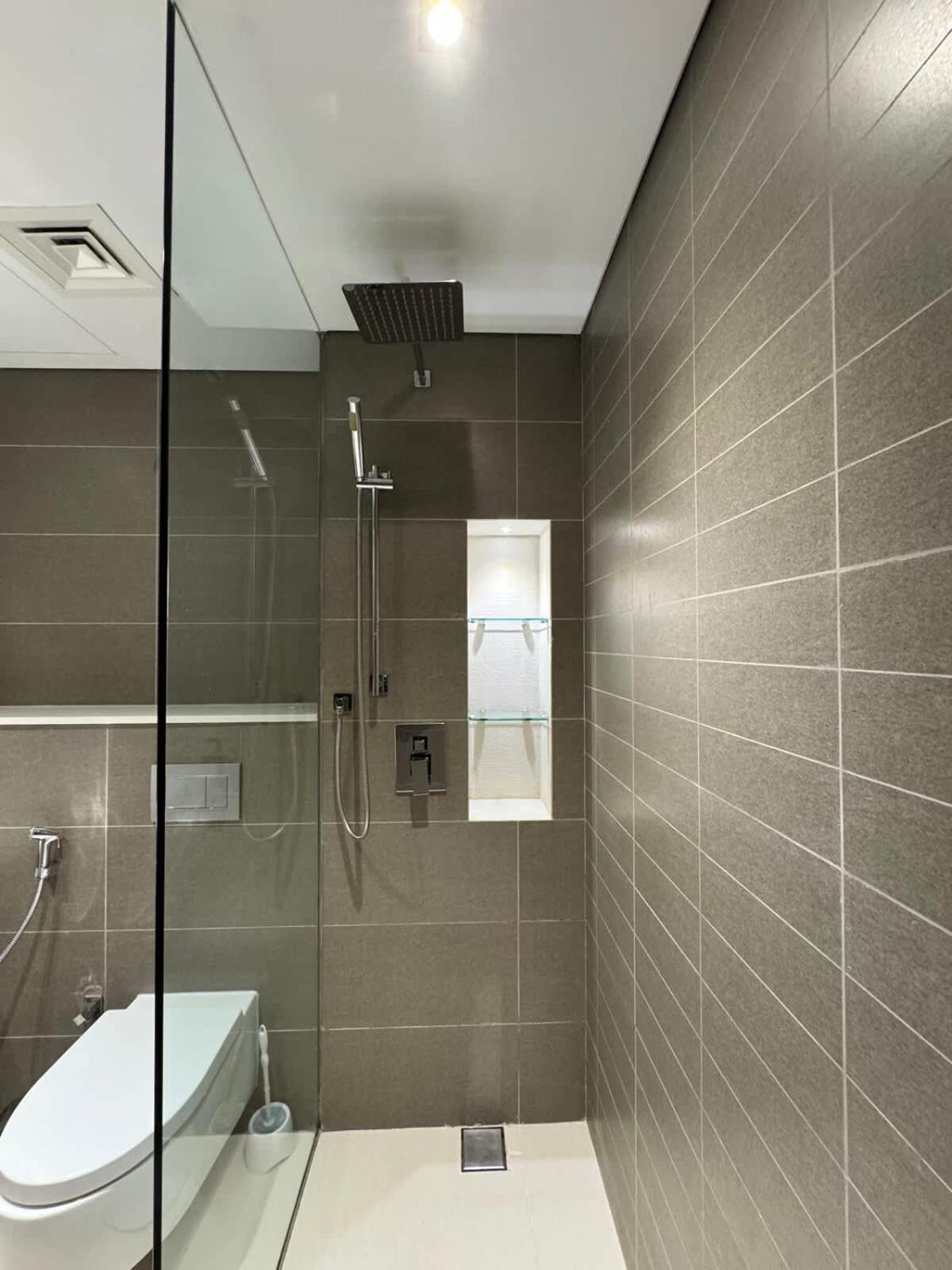 Apartment New Luxury At Prestigious Liv Dubai