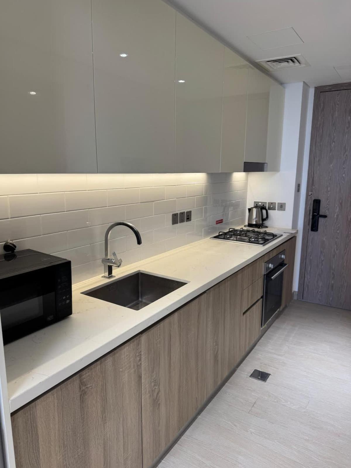 Apartment New Luxury At Prestigious Liv