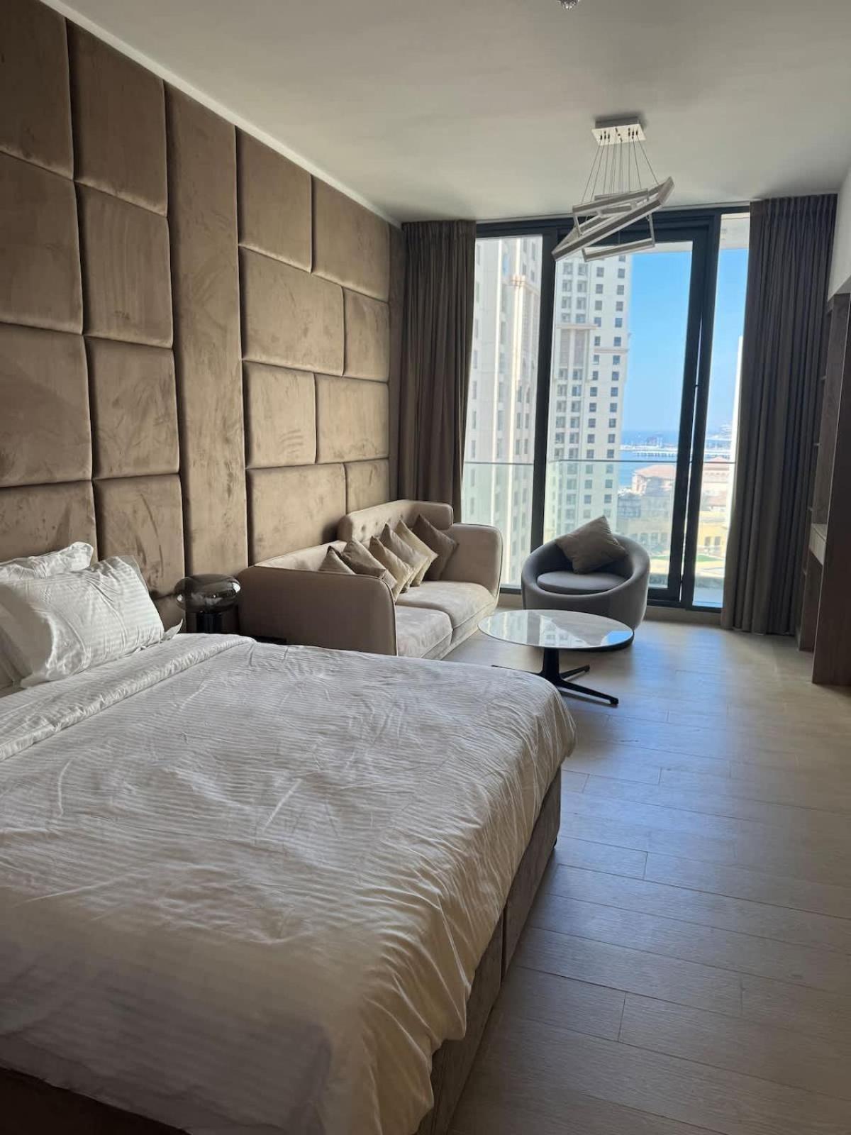 New Luxury At Prestigious Liv Apartment